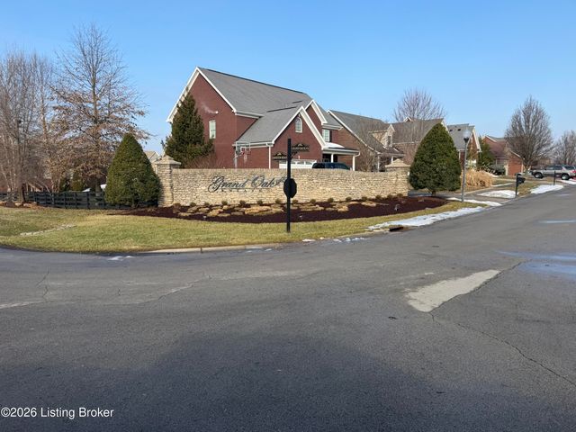 120 Lillian Ct, Shepherdsville, KY 40165