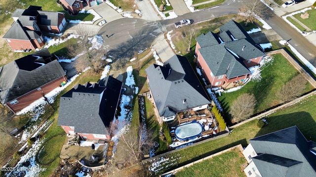 120 Lillian Ct, Shepherdsville, KY 40165