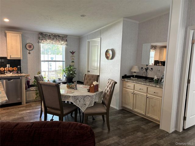 36 Village Green Hollow, Wurtsboro, NY 12790