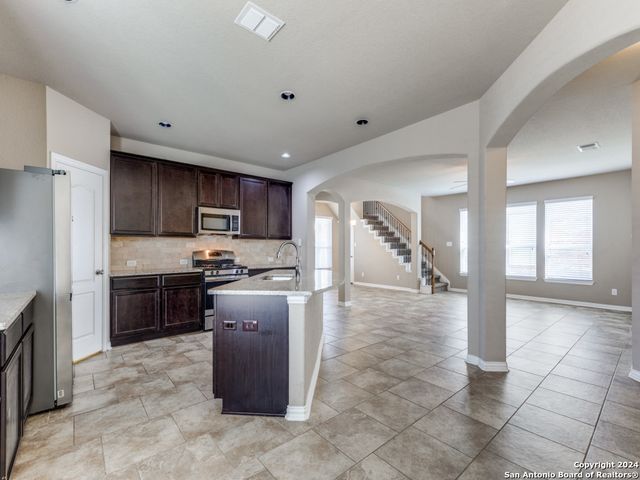 7922 headwaters, San Antonio, TX 78254