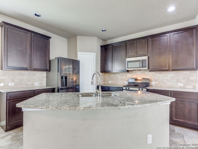 7922 headwaters, San Antonio, TX 78254