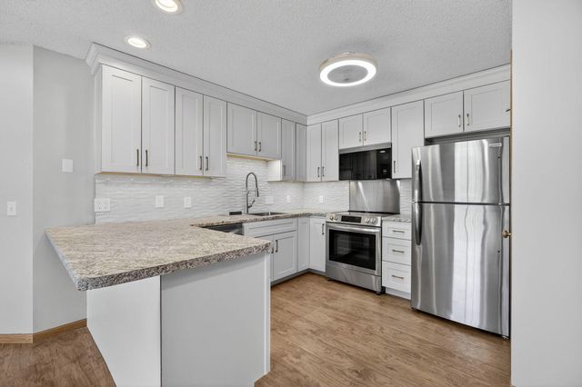 4165 Mallard Court 12, Bettendorf, IA 52772