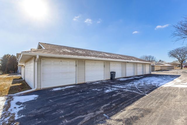 4165 Mallard Court 12, Bettendorf, IA 52772