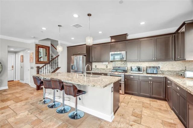1009 El Paseo, Lake Forest, CA 92610