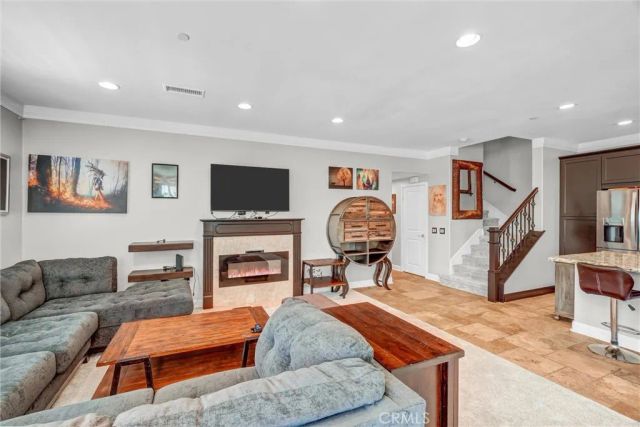 1009 El Paseo, Lake Forest, CA 92610