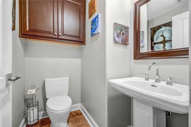 1009 El Paseo, Lake Forest, CA 92610