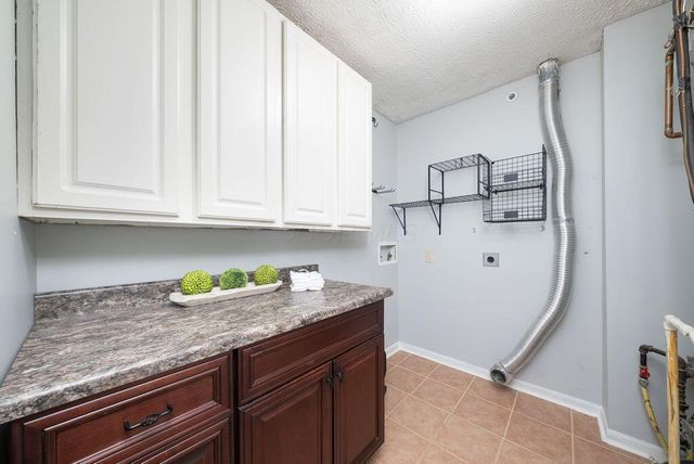 6823 Meadow Creek Drive, 309, Columbus, OH 43235