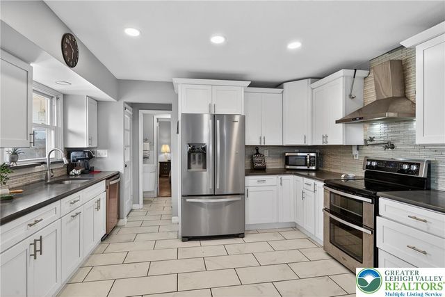 1933 Johnston Drive, Bethlehem City, PA 18017