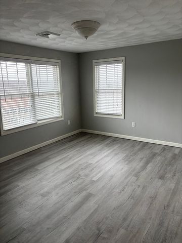 13 Navajo Rd, Worcester, MA 01606