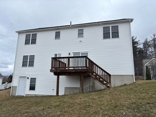 13 Navajo Rd, Worcester, MA 01606