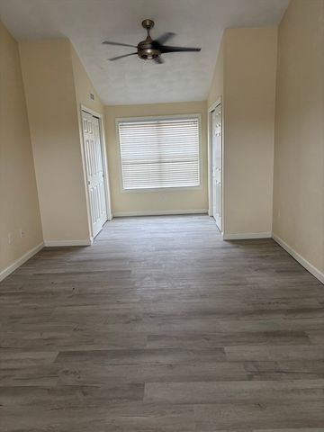 13 Navajo Rd, Worcester, MA 01606