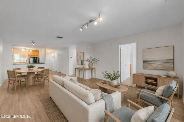 19 ARBOR CLUB Drive 211, Ponte Vedra Beach, FL 32082
