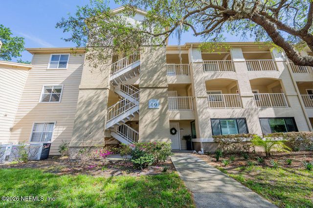19 ARBOR CLUB Drive 211, Ponte Vedra Beach, FL 32082