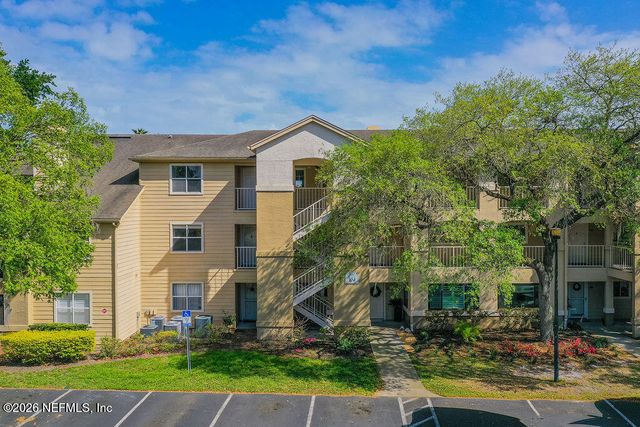 19 ARBOR CLUB Drive 211, Ponte Vedra Beach, FL 32082