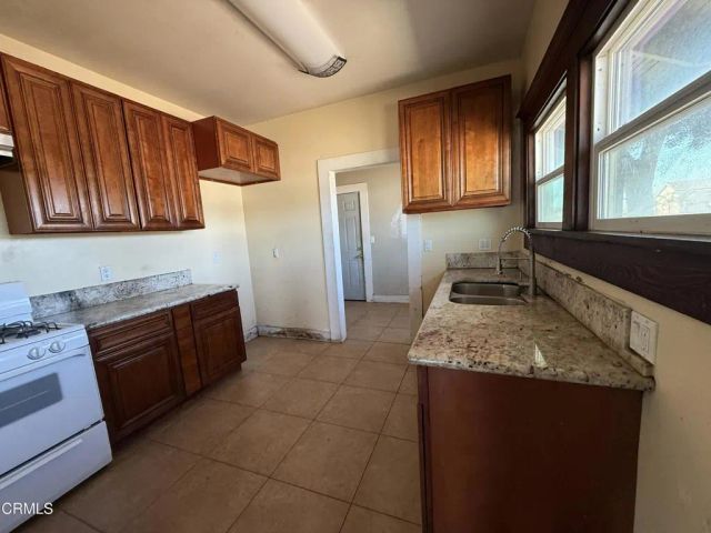 1239 S C Street, Oxnard, CA 93033