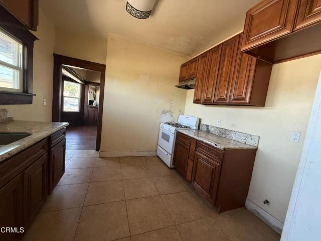 1239 S C Street, Oxnard, CA 93033