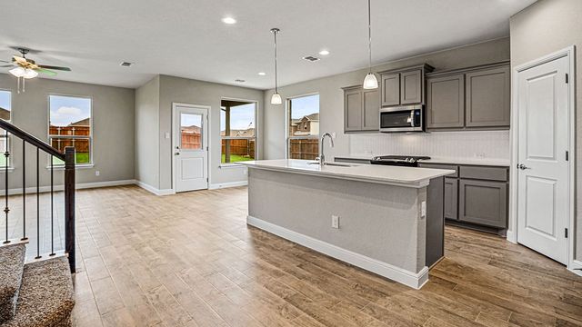 121 RINGTRAIL Drive, Rhome, TX 76078