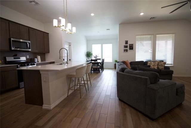 9040 NW 149th Terrace, Yukon, OK 73099