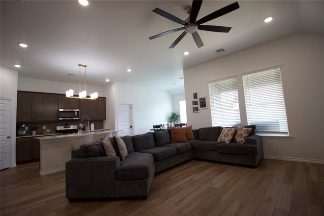 9040 NW 149th Terrace, Yukon, OK 73099