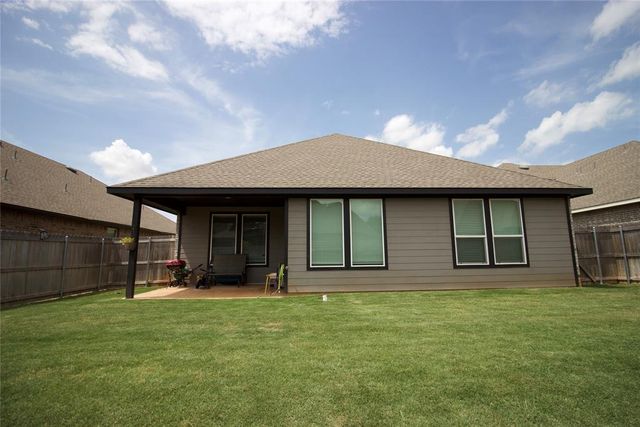 9040 NW 149th Terrace, Yukon, OK 73099
