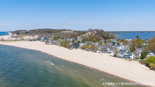 2378 Sunset Walk, Macatawa, MI 49434