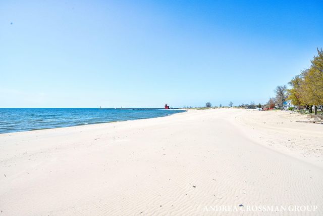 2378 Sunset Walk, Macatawa, MI 49434