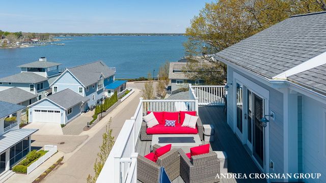 2378 Sunset Walk, Macatawa, MI 49434