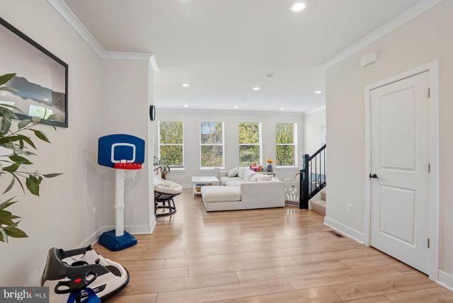 4410 ROLAND HEIGHTS AVE, Baltimore, MD 21211