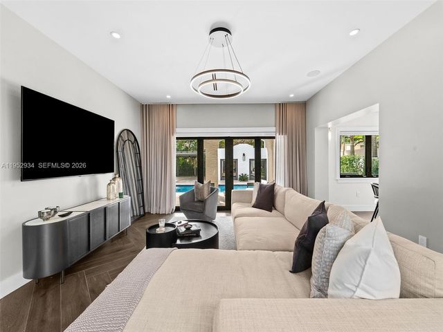 1236 Obispo Ave, Coral Gables, FL 33134