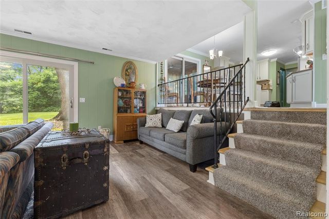 6180 Meyer Avenue, Brighton, MI 48116