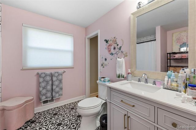6180 Meyer Avenue, Brighton, MI 48116