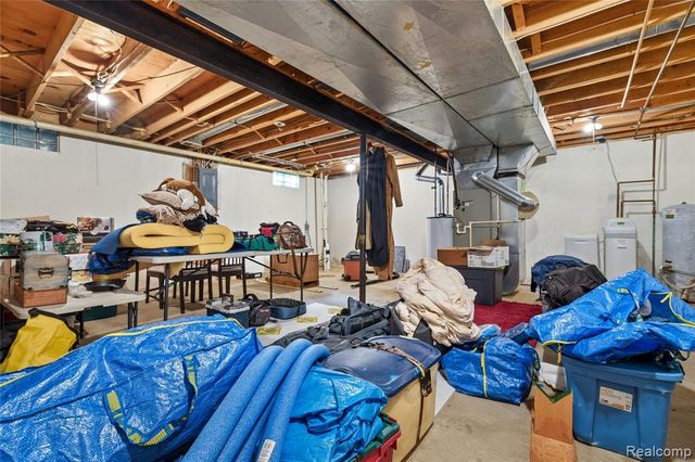 6180 Meyer Avenue, Brighton, MI 48116