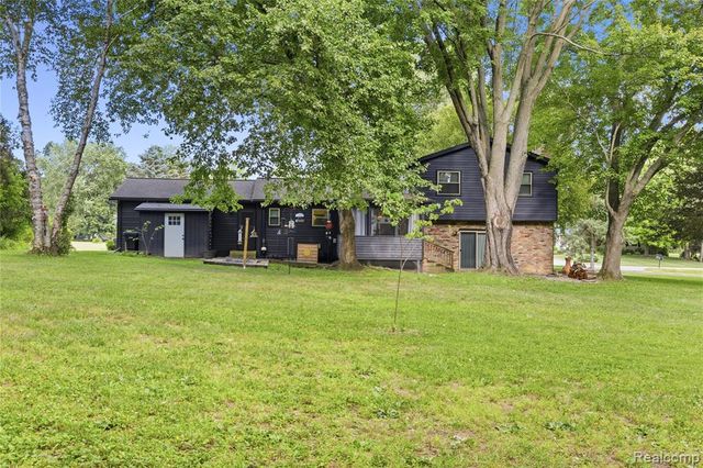 6180 Meyer Avenue, Brighton, MI 48116