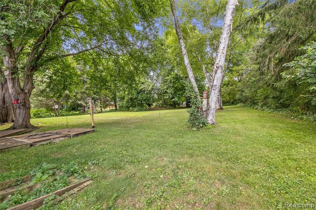6180 Meyer Avenue, Brighton, MI 48116