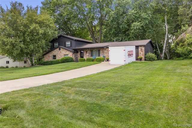 6180 Meyer Avenue, Brighton, MI 48116