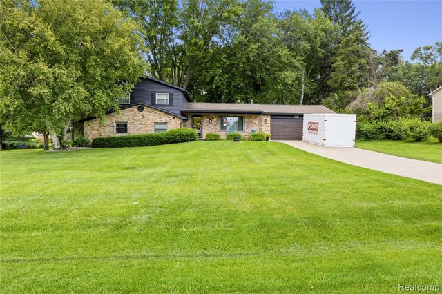 6180 Meyer Avenue, Brighton, MI 48116
