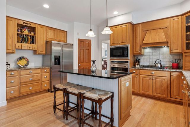 18830 Kanabec Trail, Lakeville, MN 55044