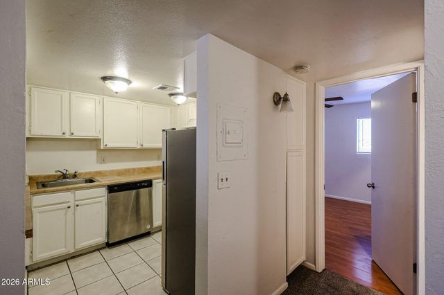 1831 W MULBERRY Drive 220, Phoenix, AZ 85015