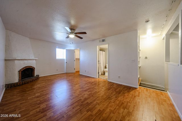 1831 W MULBERRY Drive 220, Phoenix, AZ 85015