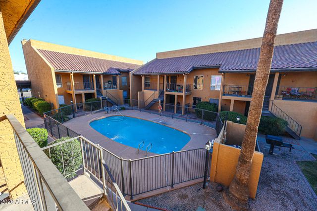 1831 W MULBERRY Drive 220, Phoenix, AZ 85015