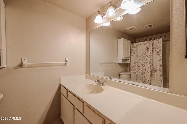 1831 W MULBERRY Drive 220, Phoenix, AZ 85015