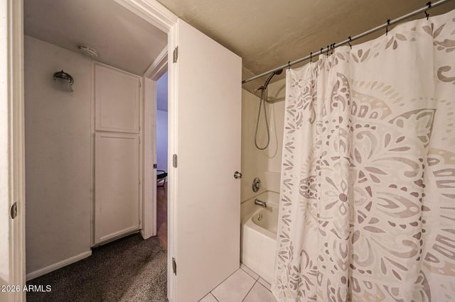 1831 W MULBERRY Drive 220, Phoenix, AZ 85015