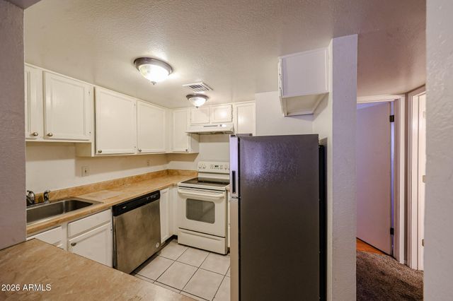 1831 W MULBERRY Drive 220, Phoenix, AZ 85015