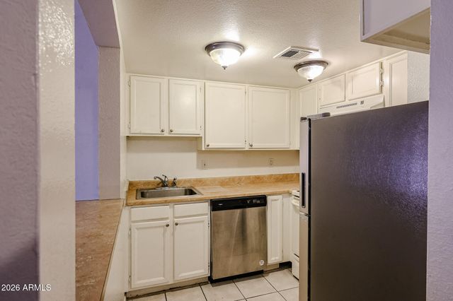 1831 W MULBERRY Drive 220, Phoenix, AZ 85015