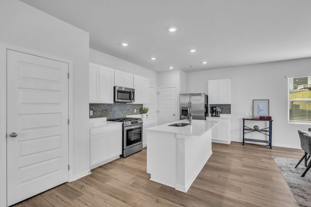 544 Lyness Dr, Smyrna, TN 37167