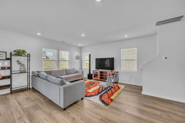 544 Lyness Dr, Smyrna, TN 37167