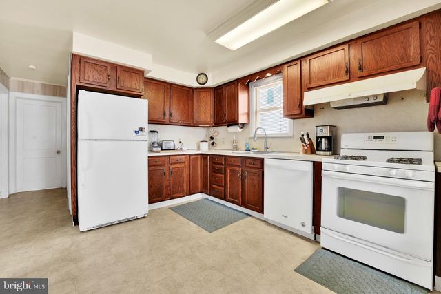 3700 S CLINTON AVE, Hamilton, NJ 08610