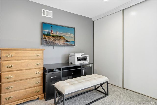 201 Poplar Court 201, Wantagh, NY 11793