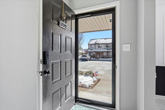 201 Poplar Court 201, Wantagh, NY 11793