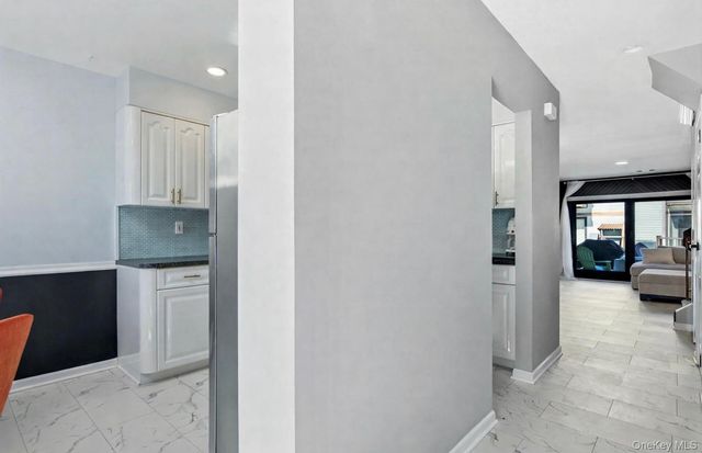 201 Poplar Court 201, Wantagh, NY 11793